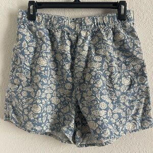 Universal Thread Blue Floral Women's Shorts